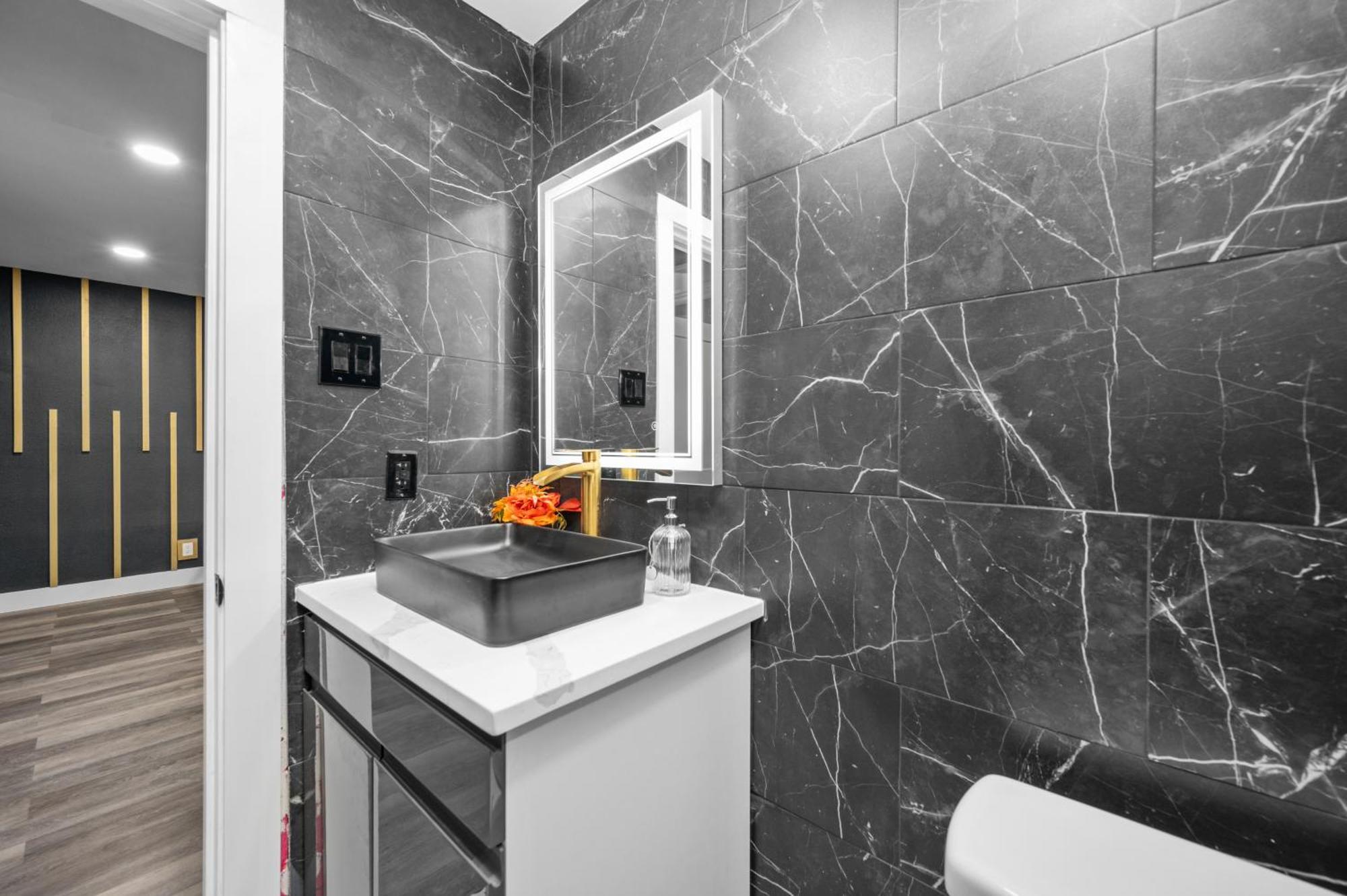 Modern 2Br City Center Getaway With Free Park Houston Exterior foto