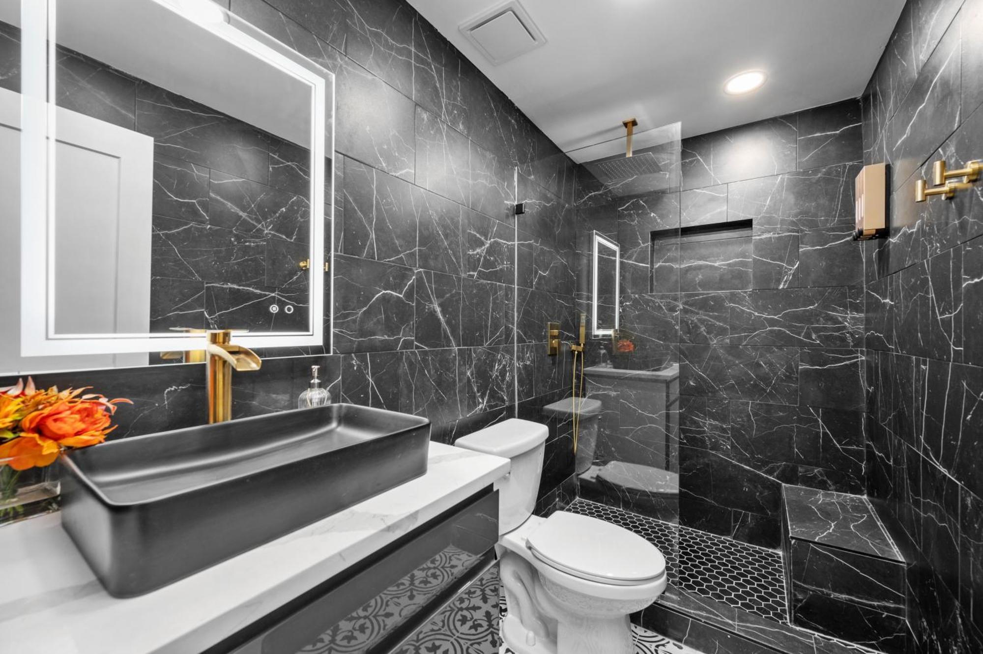 Modern 2Br City Center Getaway With Free Park Houston Exterior foto